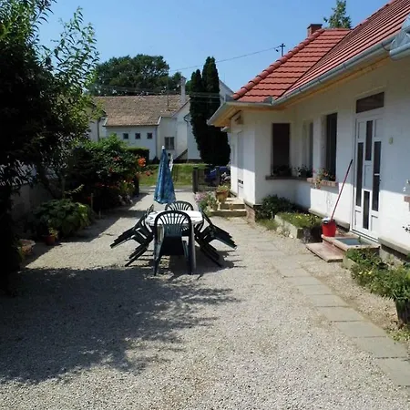 Holiday Balatonbereny/balaton 18105 Σπίτι διακοπών